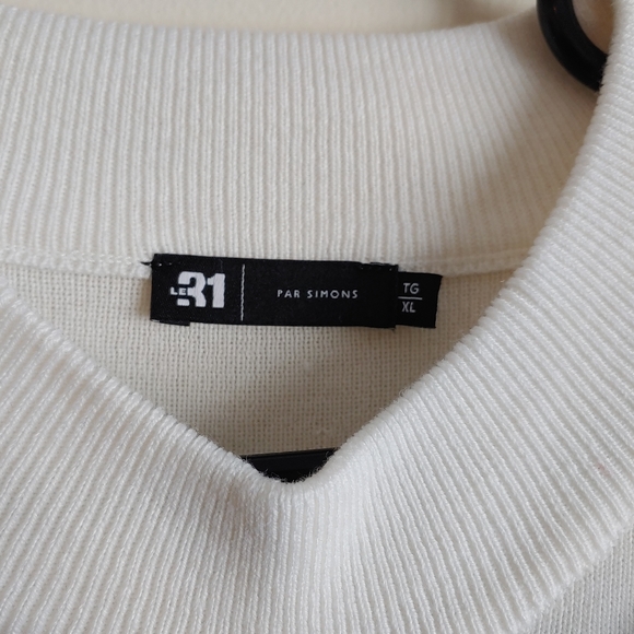 Sweater - Picture 2 of 10